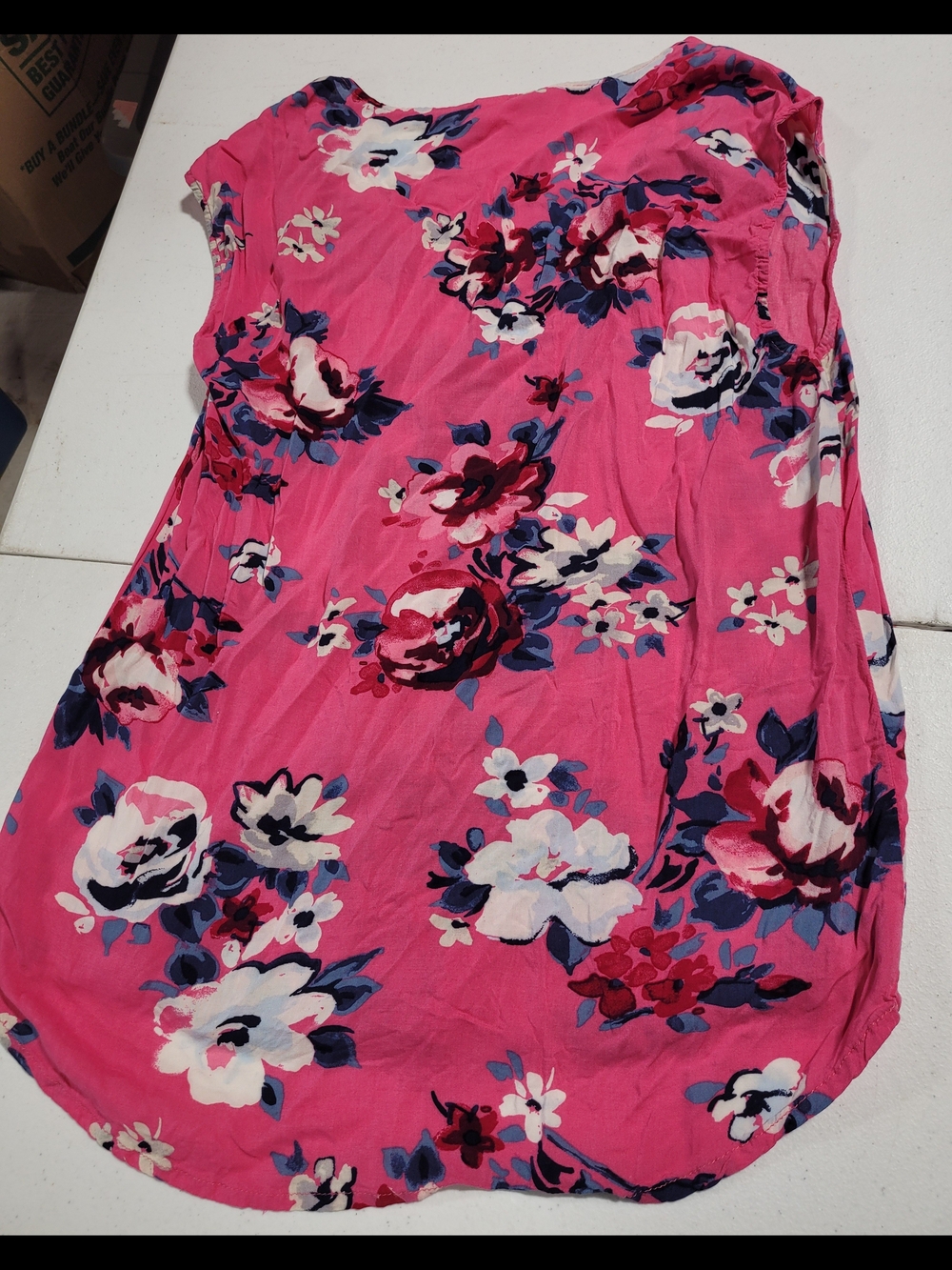 Old Navy Pink Floral V-Neck Cap Sleeve Top - Picture 3 of 3